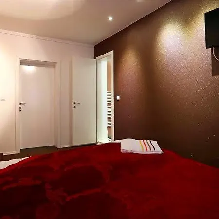 Eshe Boutique 3*